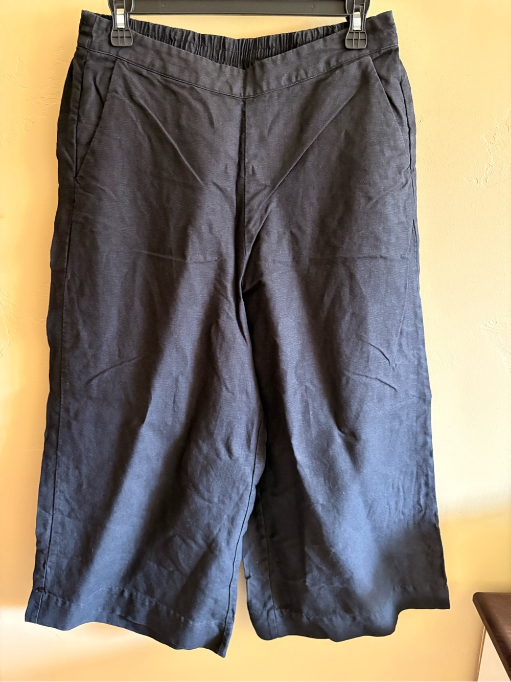 Chico's Charcoal/Black Wide-Leg Linen Blend Pants